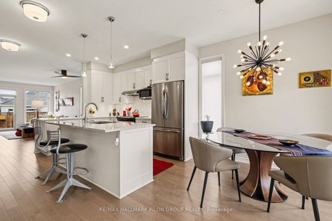 Photo 2 at 811 Tewin Circle, Camelot, Orleans