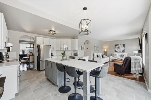 Photo 7 at 2234 Clermont Crescent, Avalon East, Orleans