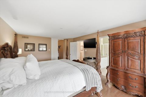 Photo 14 at 2234 Clermont Crescent, Avalon East, Orleans