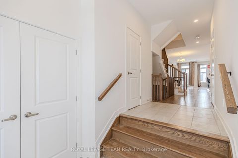 Photo 3 at 867 Anciano Crescent, Emerald Meadows/Trailwest, Kanata