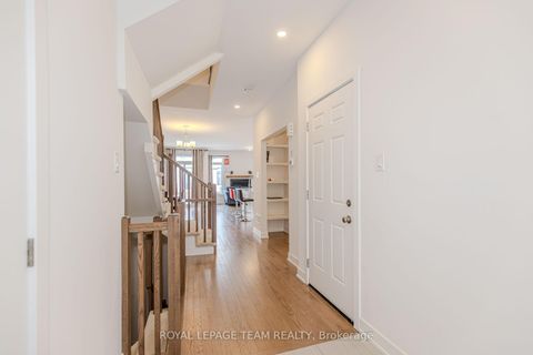 Photo 4 at 867 Anciano Crescent, Emerald Meadows/Trailwest, Kanata