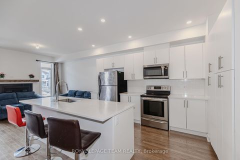 Photo 12 at 867 Anciano Crescent, Emerald Meadows/Trailwest, Kanata