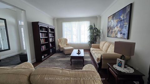 Photo 2 at 453 Keith Crescent, Mer Bleue/Bradley Estates/Anderson Park, Orleans