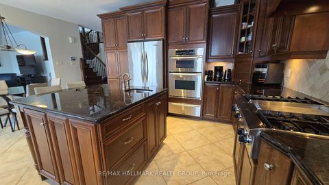 Photo 6 at 453 Keith Crescent, Mer Bleue/Bradley Estates/Anderson Park, Orleans