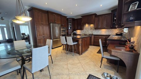 Photo 7 at 453 Keith Crescent, Mer Bleue/Bradley Estates/Anderson Park, Orleans