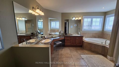 Photo 15 at 453 Keith Crescent, Mer Bleue/Bradley Estates/Anderson Park, Orleans