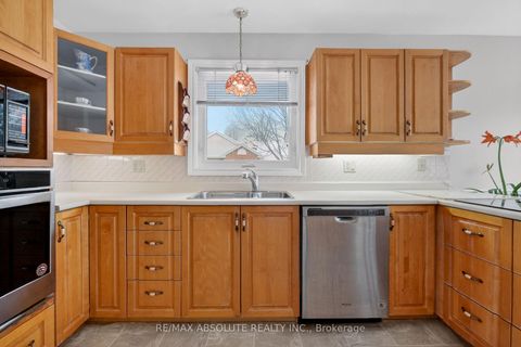 Photo 11 at 18 Pine Needles Court, Stittsville (Central), Stittsville