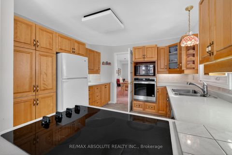 Photo 12 at 18 Pine Needles Court, Stittsville (Central), Stittsville