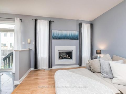 Photo 5 at 634 Moorpark Avenue, Emerald Meadows/Trailwest, Kanata