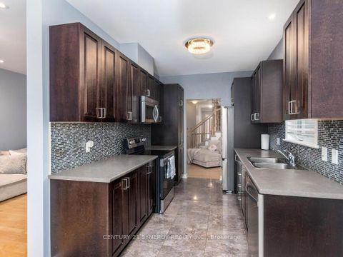 Photo 8 at 634 Moorpark Avenue, Emerald Meadows/Trailwest, Kanata