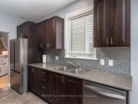 Photo 9 at 634 Moorpark Avenue, Emerald Meadows/Trailwest, Kanata