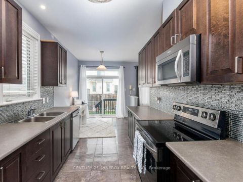 Photo 11 at 634 Moorpark Avenue, Emerald Meadows/Trailwest, Kanata