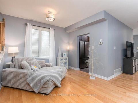 Photo 17 at 634 Moorpark Avenue, Emerald Meadows/Trailwest, Kanata