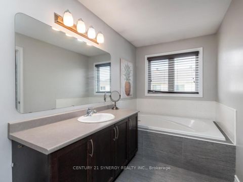 Photo 23 at 634 Moorpark Avenue, Emerald Meadows/Trailwest, Kanata