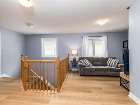 Photo 29 at 634 Moorpark Avenue, Emerald Meadows/Trailwest, Kanata