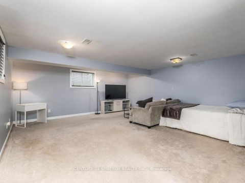 Photo 31 at 634 Moorpark Avenue, Emerald Meadows/Trailwest, Kanata