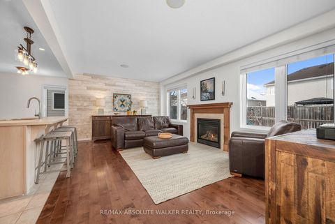 Photo 11 at 135 Arrowwood Drive, Stittsville (South), Stittsville