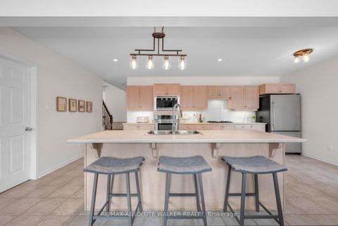 Photo 15 at 135 Arrowwood Drive, Stittsville (South), Stittsville