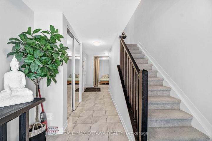 Photo 1 at 3009 Rhyolite Way, Nepean (Heritage Park), Ottawa