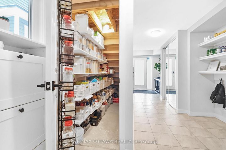 Photo 6 at 3009 Rhyolite Way, Nepean (Heritage Park), Ottawa