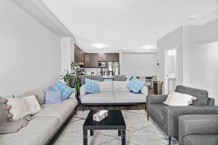 Photo 8 at 3009 Rhyolite Way, Nepean (Heritage Park), Ottawa