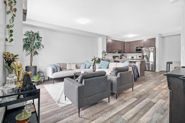 Photo 10 at 3009 Rhyolite Way, Nepean (Heritage Park), Ottawa