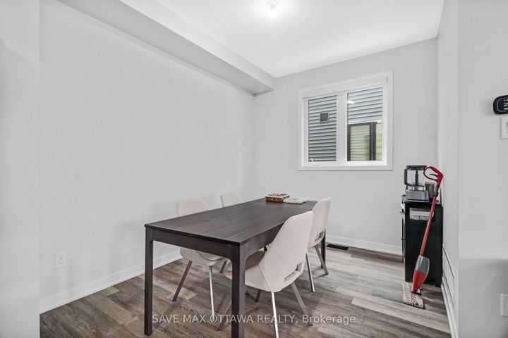 Photo 13 at 3009 Rhyolite Way, Nepean (Heritage Park), Ottawa