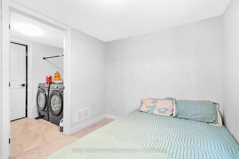 Photo 4 at 3009 Rhyolite Way, Nepean (Heritage Park), Ottawa
