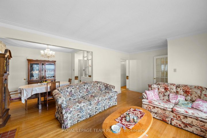 Photo 7 at 41 Capilano Drive, Nepean (City View/Skyline/Fisher Heights/Parkwood Hills), Ottawa