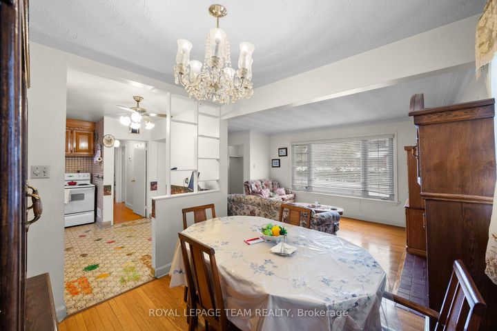 Photo 9 at 41 Capilano Drive, Nepean (City View/Skyline/Fisher Heights/Parkwood Hills), Ottawa
