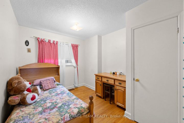 Photo 14 at 41 Capilano Drive, Nepean (City View/Skyline/Fisher Heights/Parkwood Hills), Ottawa