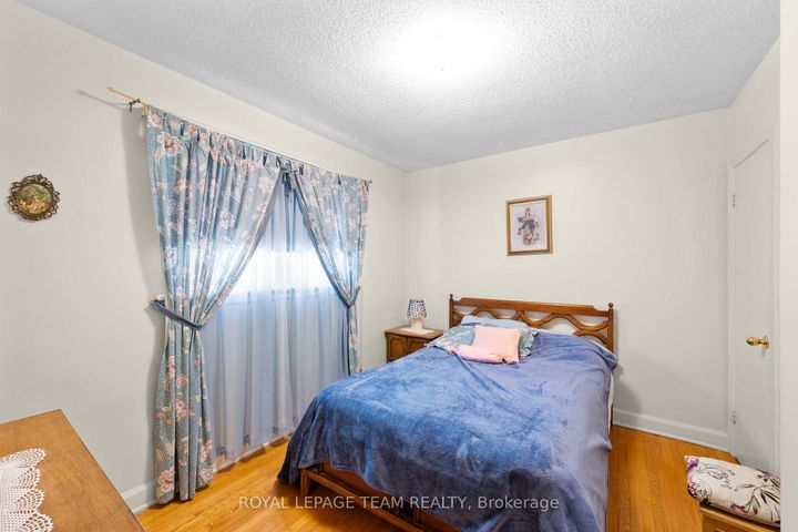 Photo 16 at 41 Capilano Drive, Nepean (City View/Skyline/Fisher Heights/Parkwood Hills), Ottawa