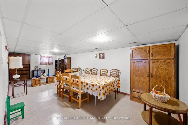 Photo 17 at 41 Capilano Drive, Nepean (City View/Skyline/Fisher Heights/Parkwood Hills), Ottawa