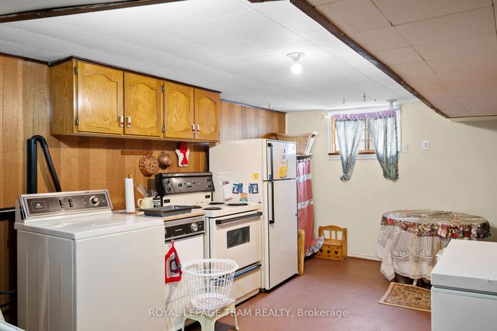 Photo 20 at 41 Capilano Drive, Nepean (City View/Skyline/Fisher Heights/Parkwood Hills), Ottawa