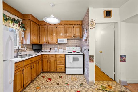 Photo 12 at 41 Capilano Drive, Nepean (City View/Skyline/Fisher Heights/Parkwood Hills), Ottawa