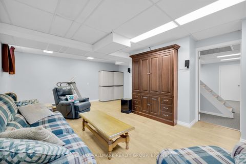 Photo 33 at 109 Crofters Grove, Dunrobin, Constance Bay