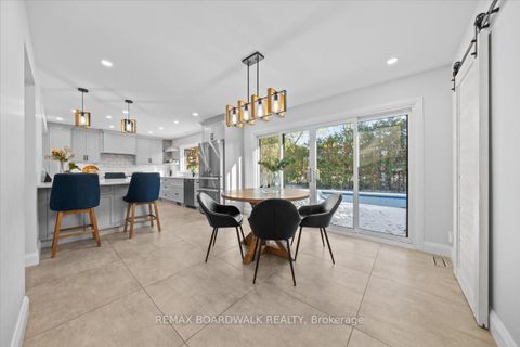 Photo 7 at 7 Gagnon Court, Beaverbrook, Kanata