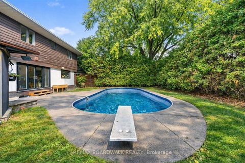 Photo 31 at 7 Gagnon Court, Beaverbrook, Kanata