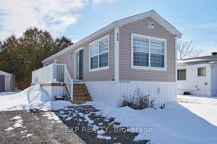 Photo 1 at 11 Bonner Street, Nepean (Industrial Park), Ottawa