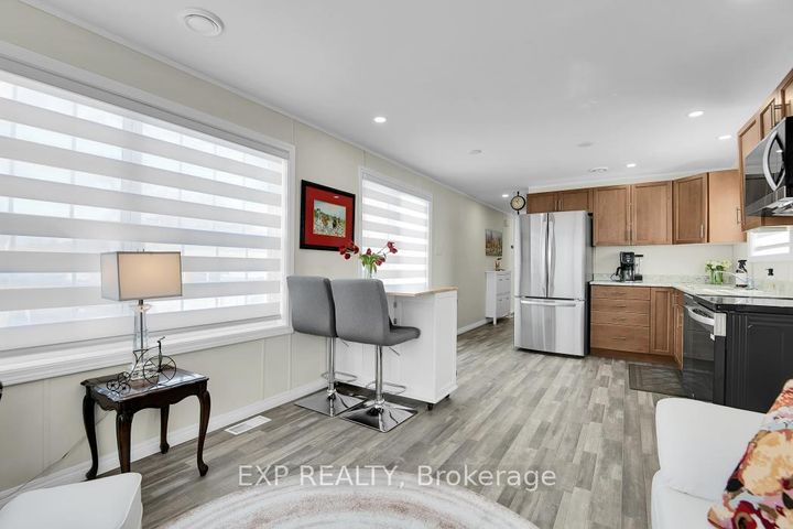 Photo 7 at 11 Bonner Street, Nepean (Industrial Park), Ottawa