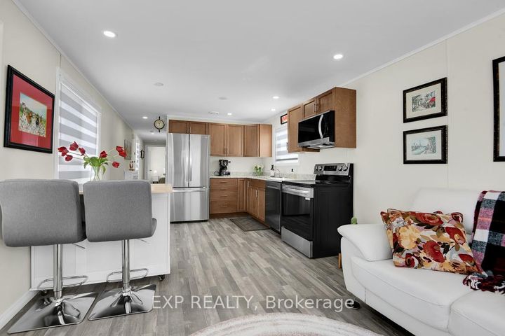 Photo 8 at 11 Bonner Street, Nepean (Industrial Park), Ottawa