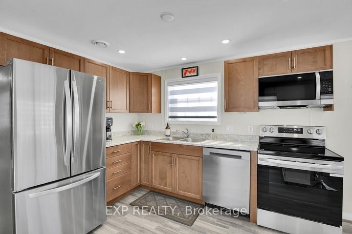 Photo 12 at 11 Bonner Street, Nepean (Industrial Park), Ottawa