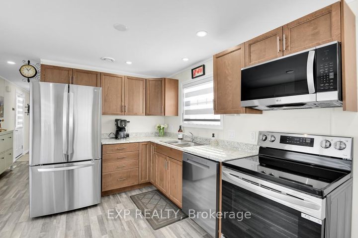 Photo 13 at 11 Bonner Street, Nepean (Industrial Park), Ottawa