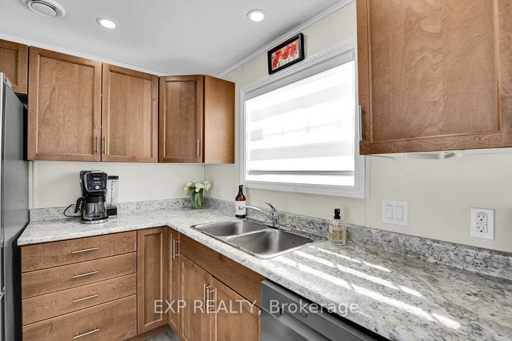 Photo 14 at 11 Bonner Street, Nepean (Industrial Park), Ottawa