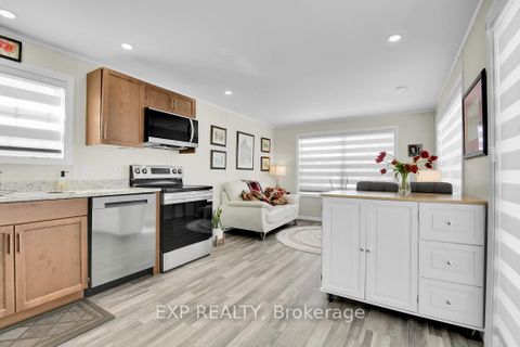 Photo 11 at 11 Bonner Street, Nepean (Industrial Park), Ottawa