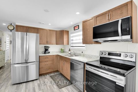 Photo 13 at 11 Bonner Street, Nepean (Industrial Park), Ottawa