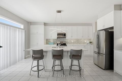 Photo 12 at 16 Sweetbay Circle, Stittsville (North), Stittsville