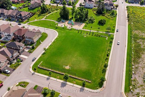 Photo 38 at 16 Sweetbay Circle, Stittsville (North), Stittsville