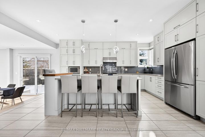 Photo 8 at 114 Rita Avenue, Nepean (Meadowlands/St. Claire Gardens), Ottawa