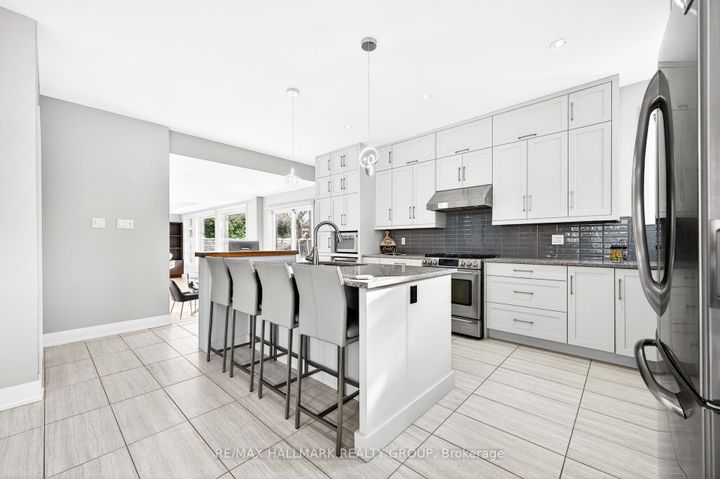 Photo 9 at 114 Rita Avenue, Nepean (Meadowlands/St. Claire Gardens), Ottawa